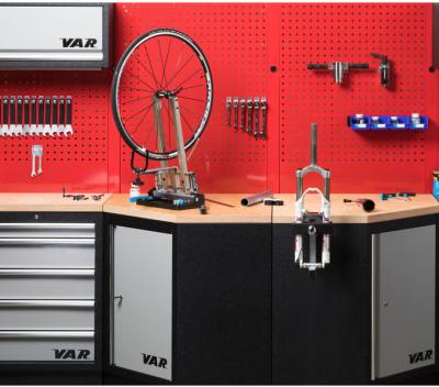 VAR Werkzeuglochwand MO-52236 für Eckschrank 1052 x 800 x 24 mm Rot Produktbild 1